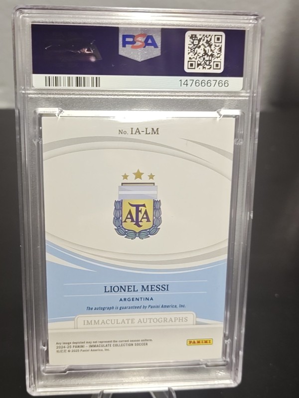 Lionel Messi Immaculate 24-25 Gold Auto Psa 9 3/5 view 2