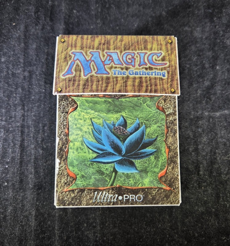 Vintage 1997 Ultra Pro Magic The Gathering MTG Deck Box - Black Lotus