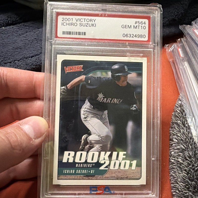 2001 Upper Deck Victory Ichiro Suzuki Rookie RC #564 Mariners PSA 10 GEM MINT view 1