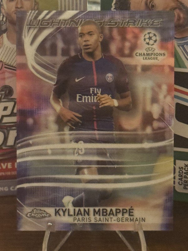 2017-18 Topps Chrome UEFA Champions League - Lightning Strike Kylian Mbappe