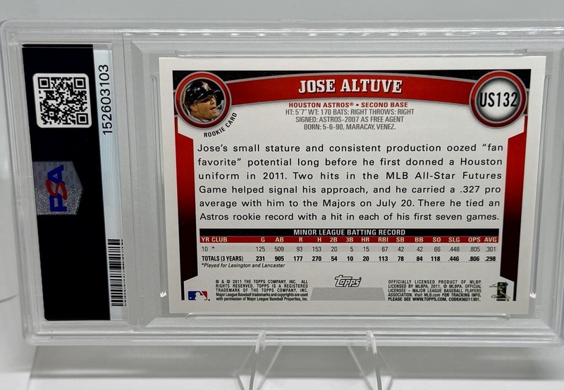 2011 TOPPS UPDATE #US132 JOSE ALTUVE ROOKIE RC PSA 8 view 2