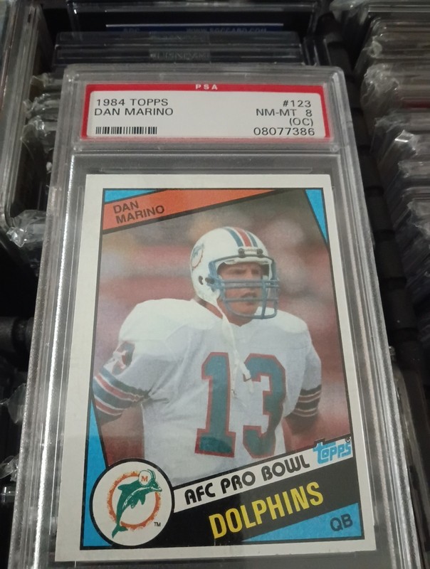 1984 Dan Marino Topps Rookie Card 123. PSA 8