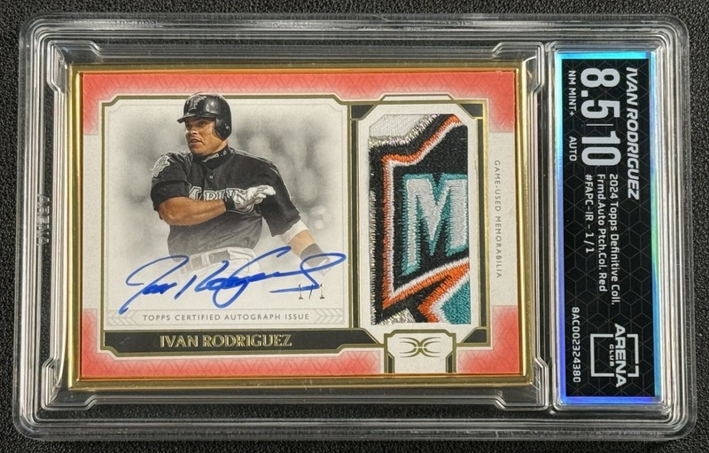 IVAN RODRIGUEZ AC 8.5 2024 TOPPS DEFINITIVE FRAMED GU LOGO PATCH AUTO RED 1/1