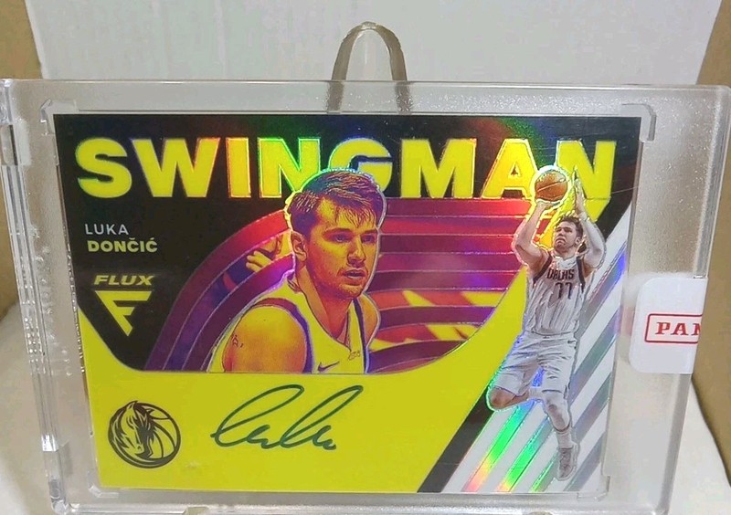 2020-21 Panini Flux Swing Man Signatures  Luka Dončić #SM-7 SILVER PRIZM AUTO view 2