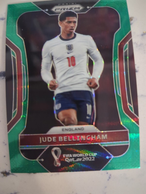 2022 Panini Prizm FIFA World Cup Qatar Jude Bellingham Green Wave #90 view 2