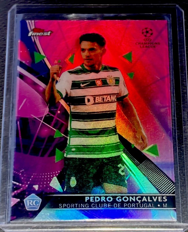 2021-22 Topps Finest UEFA - Pedro Goncalves RC /125 Pink Prizm Refractor SCP #84