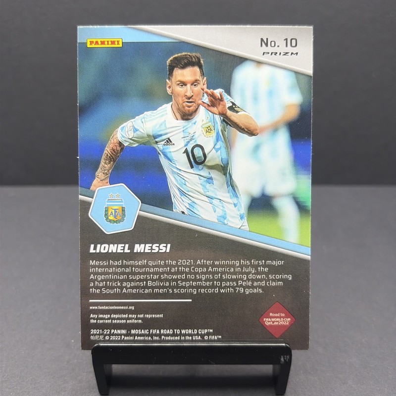 2021-22 Panini Mosaic FIFA Road To World Cup Lionel Messi Breakaway Mosaic Prizm view 2