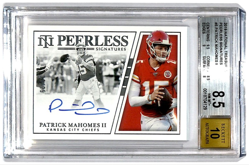 2019 National Treasures Peerless 19/25 Patrick Mahomes Auto BGS 8.5 R6220J