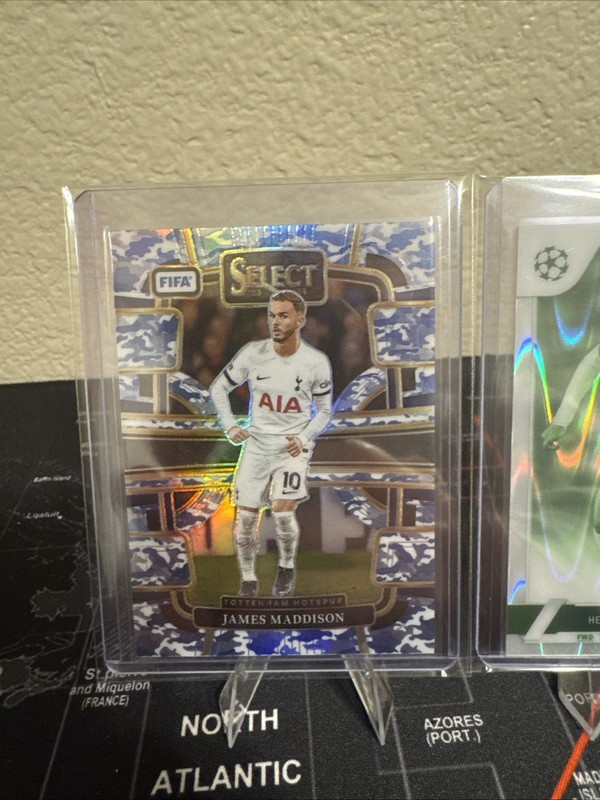 Soccer Numbered/Auto Lot of Tottenham Hotspur view 2