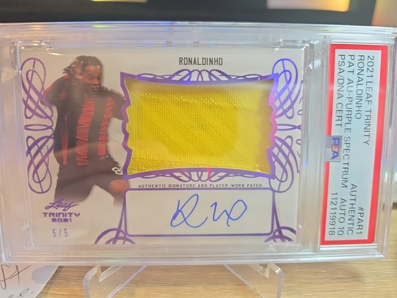 Ronaldinho Auto /5 Match Worn Patch