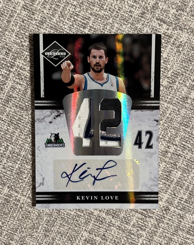 Kevin Love 2011-12 Leaf Limited Game Used Jersey Auto Autograph 3/5