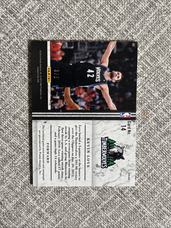 Kevin Love 2011-12 Leaf Limited Game Used Jersey Auto Autograph 3/5 view 2