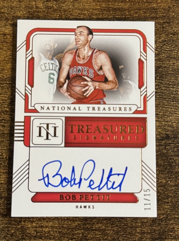 2024-25 Panini National Treasures Bob Pettit Treasured Signatures Auto Hawks /15
