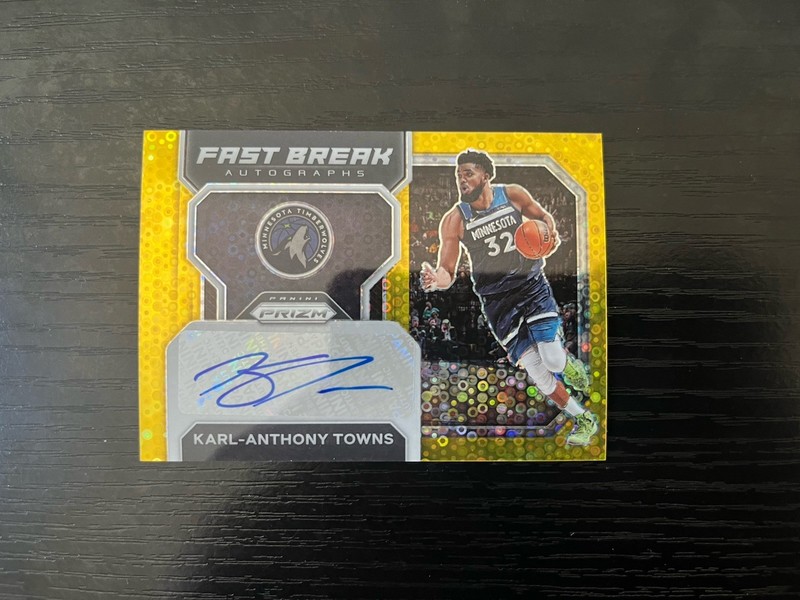 Karl-Anthony Towns 2022-23 Panini Prizm Fast Break Gold Auto 1/10 Wolves Knicks