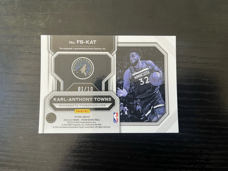 Karl-Anthony Towns 2022-23 Panini Prizm Fast Break Gold Auto 1/10 Wolves Knicks view 2