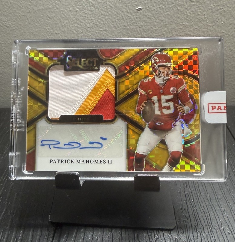 Patrick Mahomes II 2025 Panini Select Jumbo Signature Swatches Gold Auto 2/10