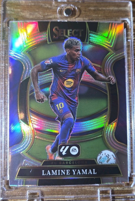 Lamine Yamal RARE SILVER REFRACTOR SELECT SOCCER INVESTMENT CARD SSP ROY MINT
