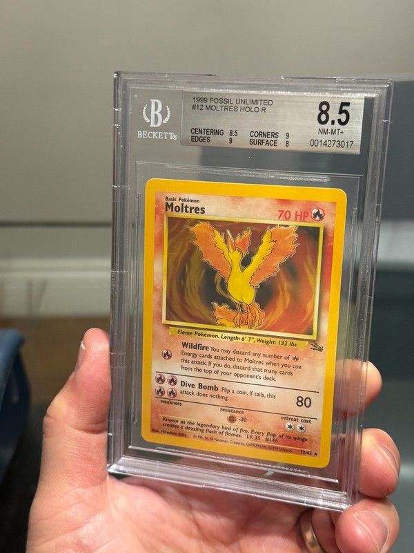 1999 Fossil 1st Edition 12 Moltres Holo R BGS 8.5 Graded Pokemon Cards