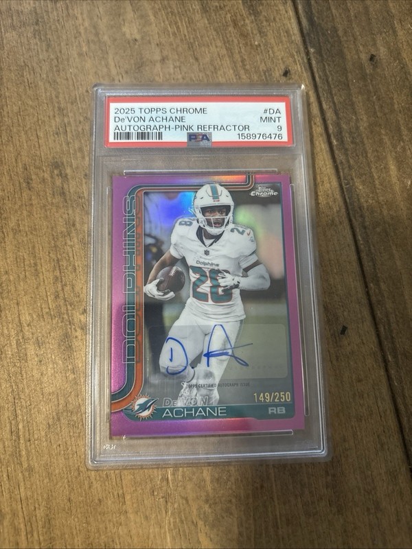 2025 Topps Chrome - Autographs De'Von Achane Pink Refractor /250. PSA 9!