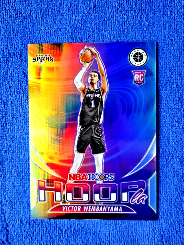 2023-24 NBA Hoops Premium Stock Victor Wembanyama Silver Prizm Hoopla RC #5 MINT