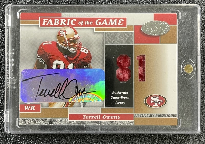 TERRELL OWENS 2002 LEAF CERTIFIED FABRIC OF THE GAME GU JERSEY AUTO 45/81 49ERS