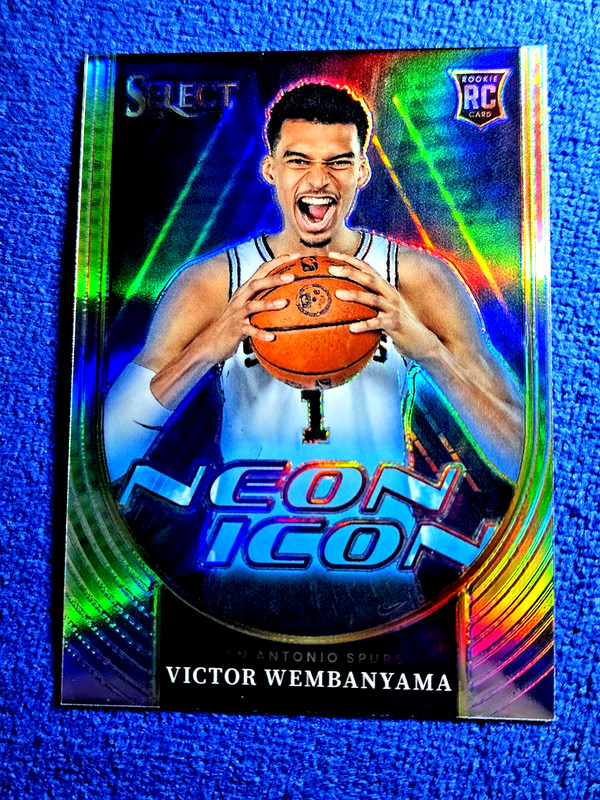 VICTOR WEMBANYAMA 2023-24 Panini Select Neon Icon Silver Prizm Holo RC #13 MINT