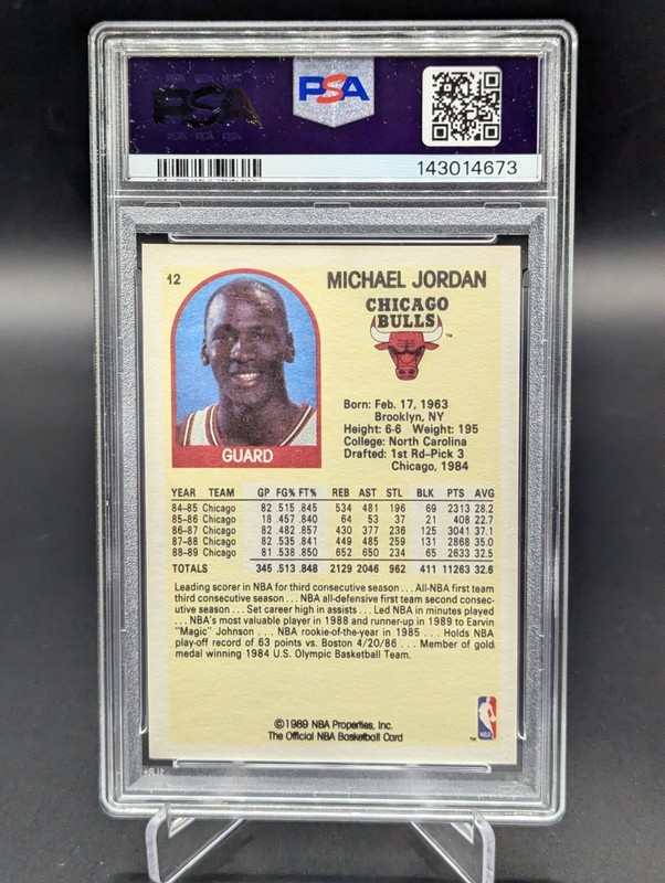 1989-90 Hoops Superstars #12 Michael Jordan Bulls bordure jaune PSA 8 view 2
