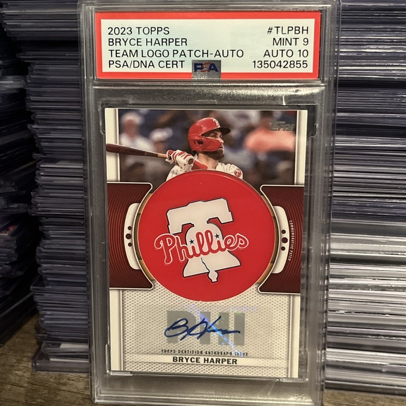 2023 Topps Series 1 Team Logo Patch Auto /25 Bryce Harper #TLP-BH PSA 9 Auto 10