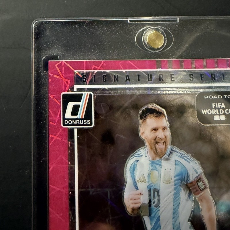 2025-26 Panini Donruss Road to World Cup Lionel Messi Pink Auto RARE view 2