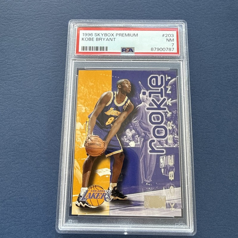 KOBE BRYANT 1996 SKYBOX PREMIUM ROOKIE CARD RC PSA 7 NM