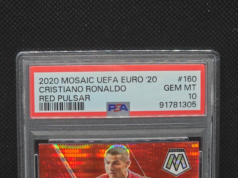 2021 Panini Mosaic UEFA Euro 2020 - Cristiano Ronaldo #160 Red Pulsar Prizm view 2