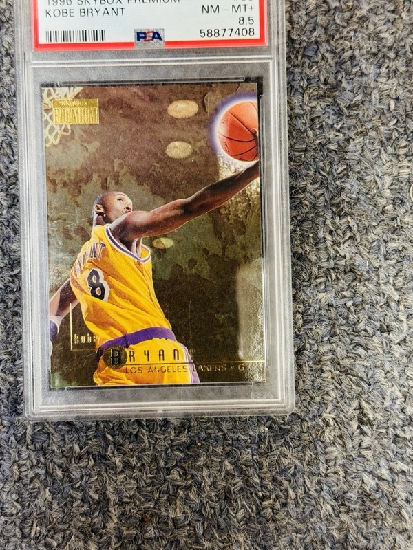 SkyBox 1996-97 Premium Kobe Bryant Rookie #55 Los Angeles Lakers PSA 8.5