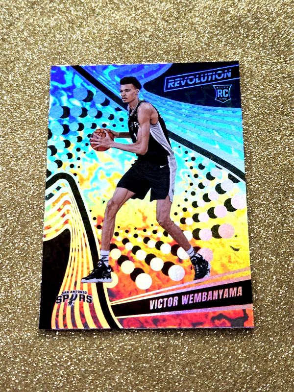 2023-24 Panini Revolution Victor Wembanyama Rookie Holo Foil Avalanche RC #104💥