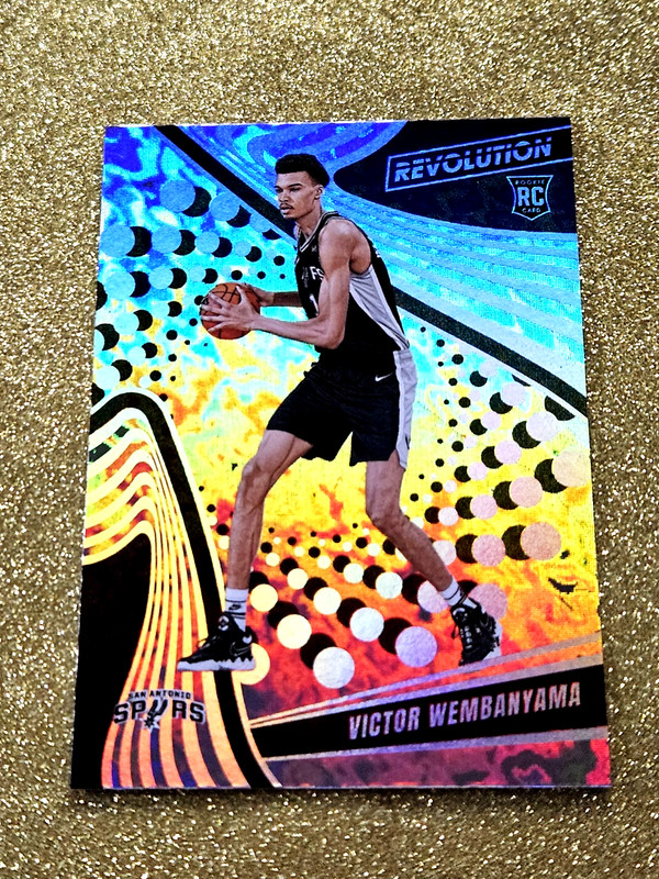 2023-24 Panini Revolution Victor Wembanyama Rookie Holo Foil Avalanche RC #104π₯ view 2