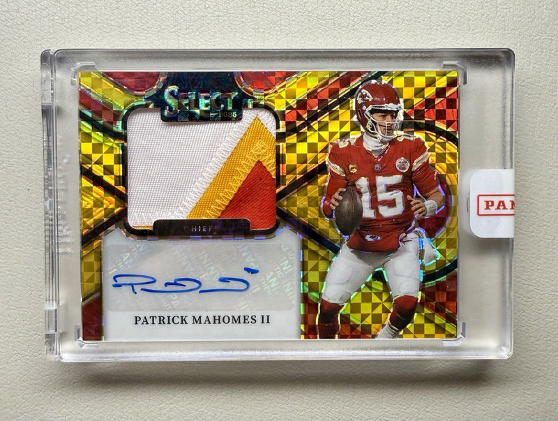 2025 Panini Select Jumbo Signature Swatches Gold Prizm Mahomes Auto Patch #02/10 view 2