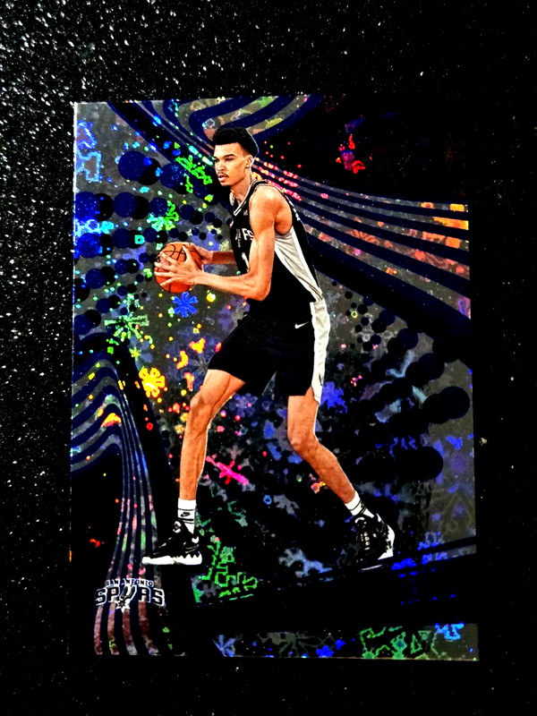 2023-24 Panini Revolution Victor Wembanyama Rookie Holo Foil Winter RC #104 💥