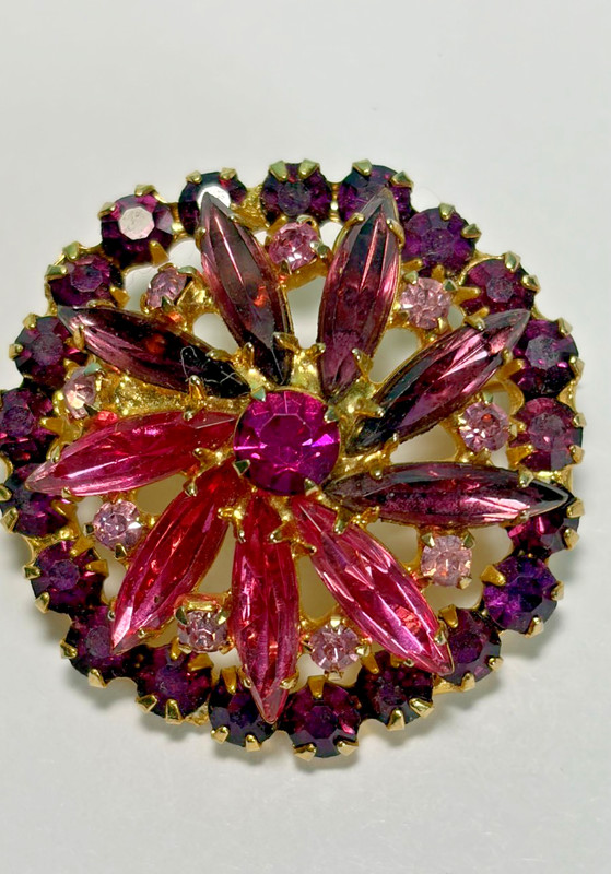 Verified Juliana D&E Book Piece #4454 Vintage Layered Rhinestone Brooch