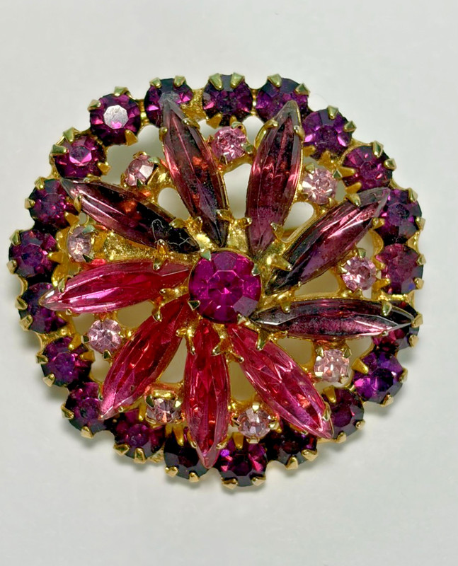 Verified Juliana D&E Book Piece #4454 Vintage Layered Rhinestone Brooch view 2