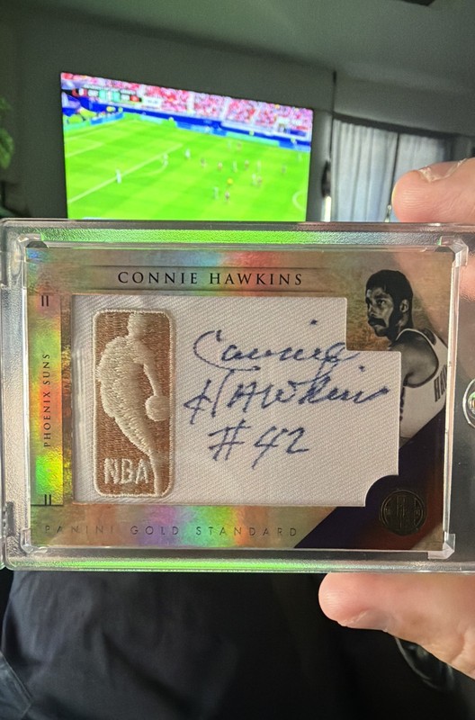 2010-11 Panini Gold Standard - Gold Nba Logoman Patch Connie Hawkins auto /199 view 2