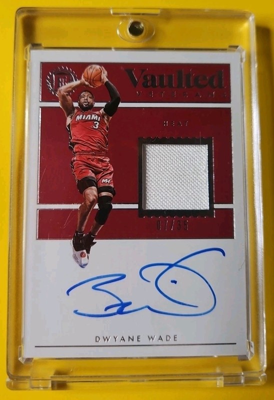 2018-19 PANINI DWYANE WADE VAULTED VETERANS MATERIAL PATCH ON CARD AUTO /35 MINT