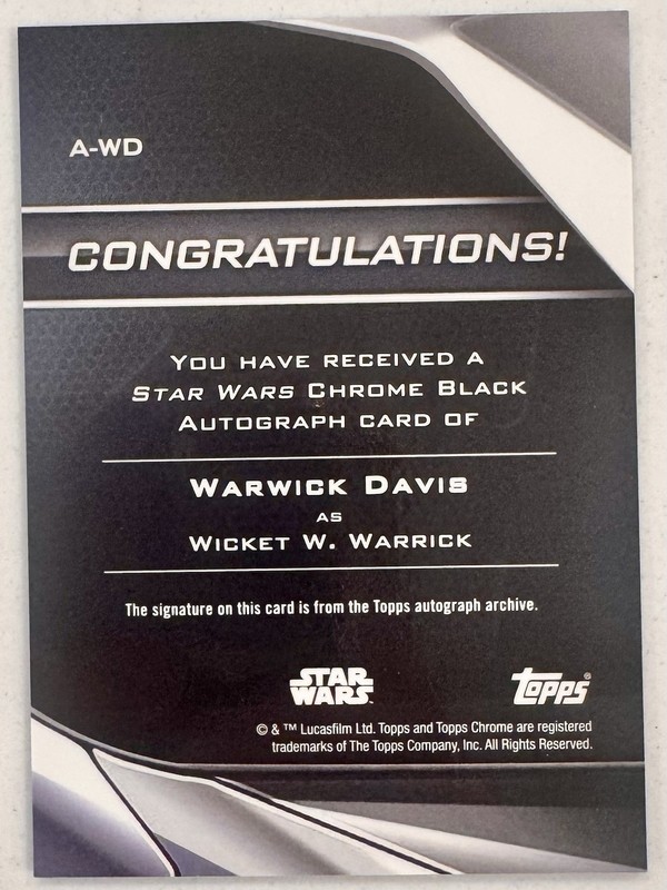 Warwick Davis 2023 Topps Chrome Black Star Wars Auto Green Refractor /99 view 2