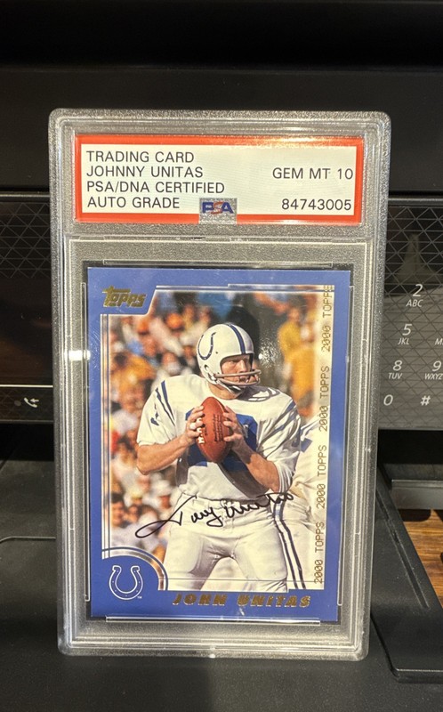 2000 Topps - AUTO!!! Johnny Unitas #19 PSA Auto Grade 10 
