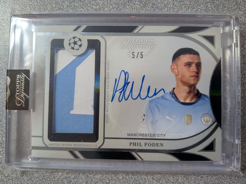 2024-25 Topps Dynasty Uefa Phil Foden Patch Auto Black #5/5 Bookend
