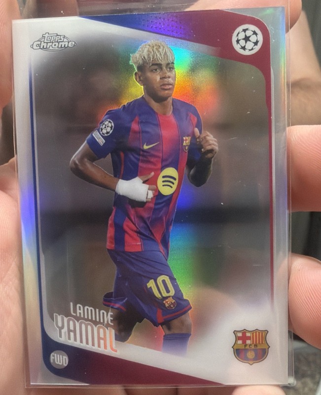 2025-26 Topps Chrome UEFA CC Lamine Yamal Refractor #10 Barcelona