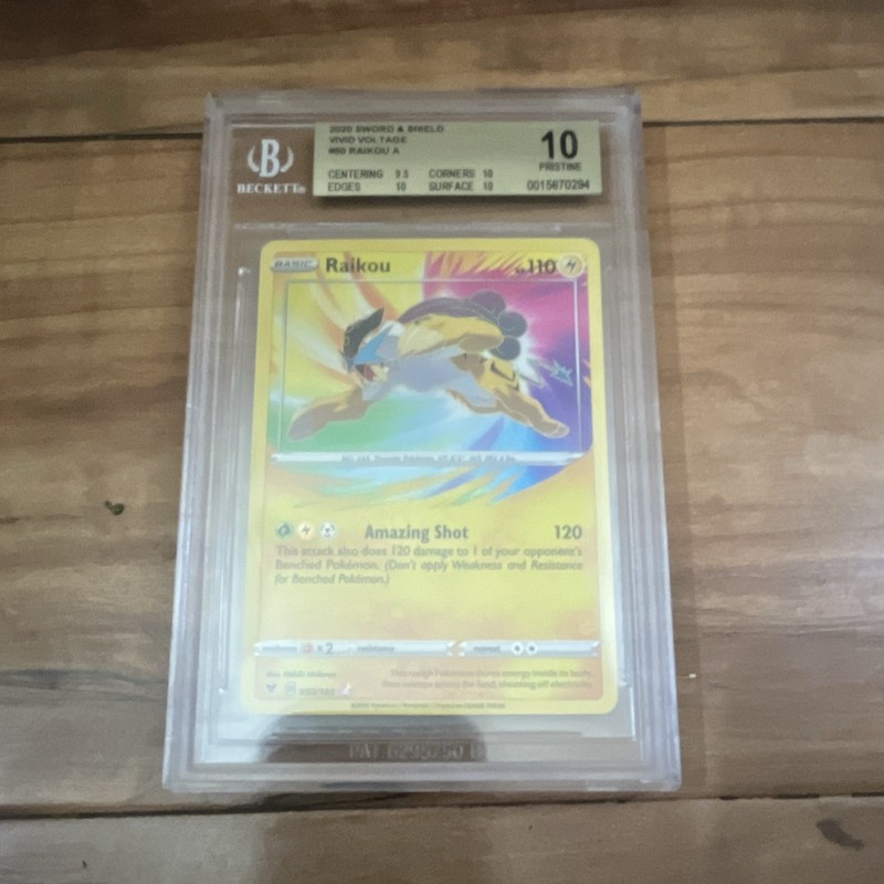 Pokemon Raikou BGS 10 050/185 Vivid Voltage Amazing Rare Holo
