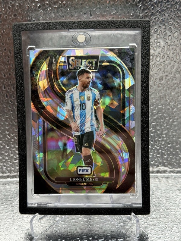Lionel Messi Mezzanine 2024-25 Select FIFA Argentina SILVER CRACKED ICE
