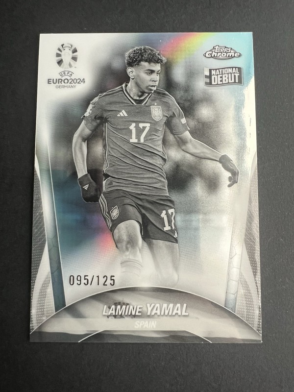 2024 Topps Chrome EURO Lamine Yamal #17 Black/White Refractor /125