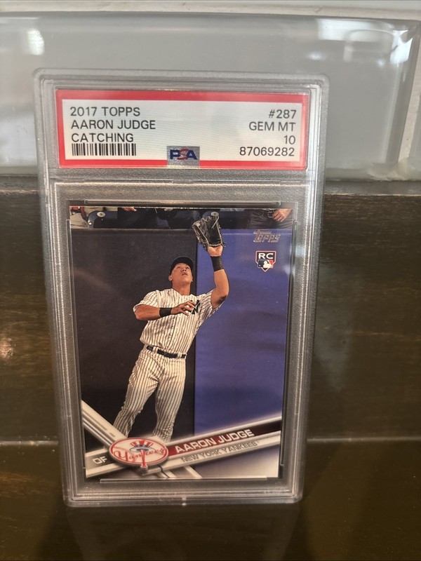 2017 Topps - Aaron Judge #287 Fielding (RC) PSA 10