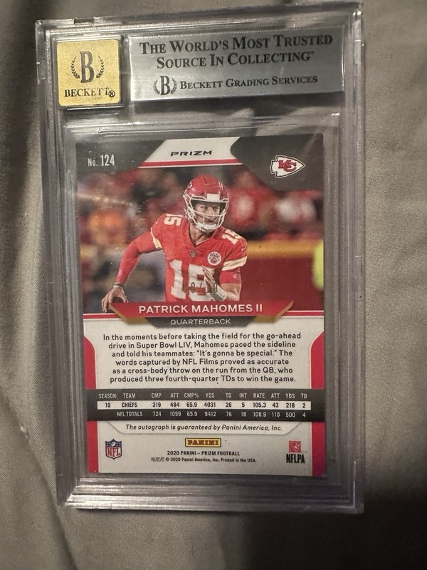 2020 Panini Prizm Patrick Mahomes II #124 Blue Prizm Autographs /10 (AU) Auto view 2