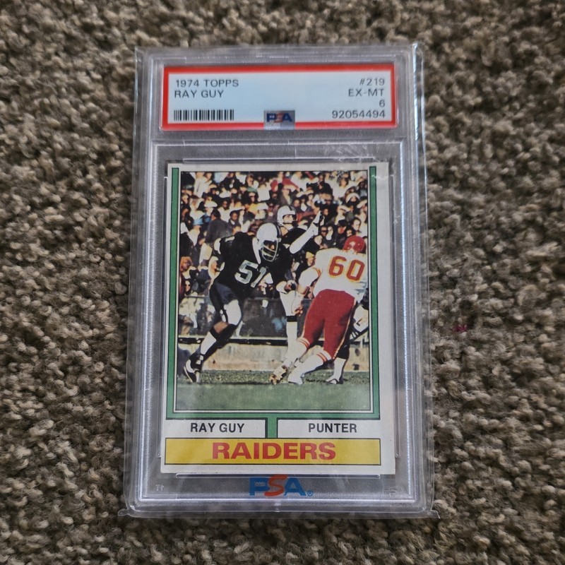 Topps Ray Guy #219 Oakland Raiders 1974 Rookie PSA Vintage Football Card